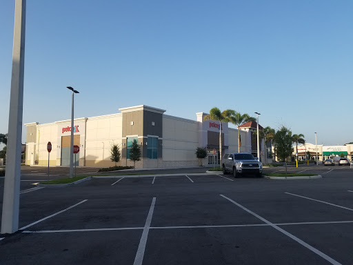 Pet Supply Store «Petco Animal Supplies», reviews and photos, 11147 Park Blvd N, Seminole, FL 33772, USA