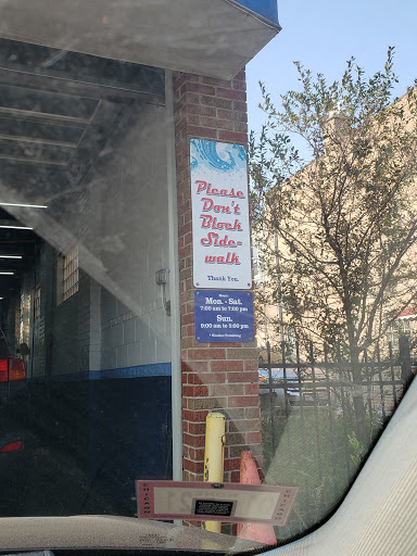 Car Wash «Forest Glen Hand Car Wash», reviews and photos, 5322 N Elston Ave, Chicago, IL 60630, USA