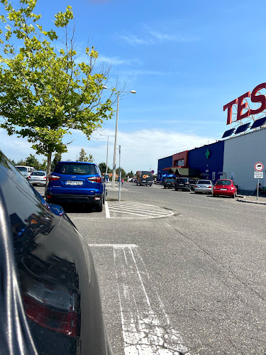 Hozzászólások és értékelések az TESCO parkoló-ról