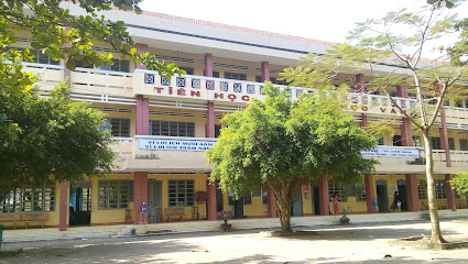 Trường Tiểu học Huỳnh Tấn Phát