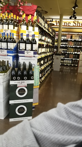 Grocery Store «Quality Food Center», reviews and photos, 17847 1st Avenue South, Normandy Park, WA 98148, USA