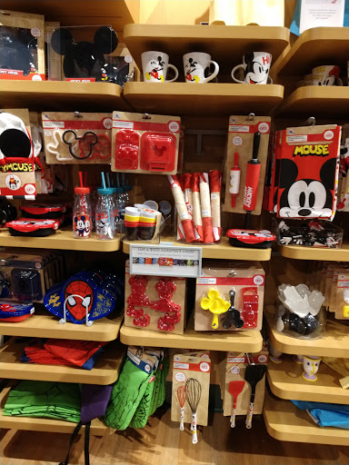 Toy Store «Disney Store», reviews and photos, 500 W Farms Mall, Farmington, CT 06032, USA