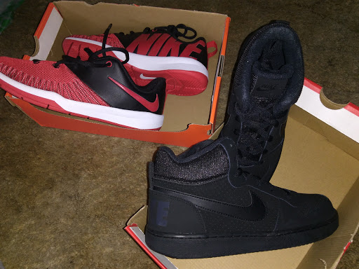 Sporting Goods Store «Big 5 Sporting Goods - Fresno», reviews and photos, 5488 N Blackstone Ave, Fresno, CA 93710, USA