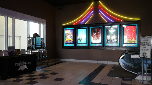 Movie Theater «Regal Cinemas Rockville Center 13», reviews and photos, 199 E Montgomery Ave, Rockville, MD 20850, USA