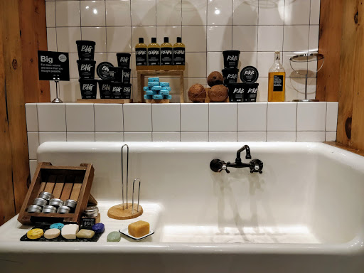 Cosmetics Store «LUSH», reviews and photos, 1961 Chain Bridge Rd, McLean, VA 22102, USA