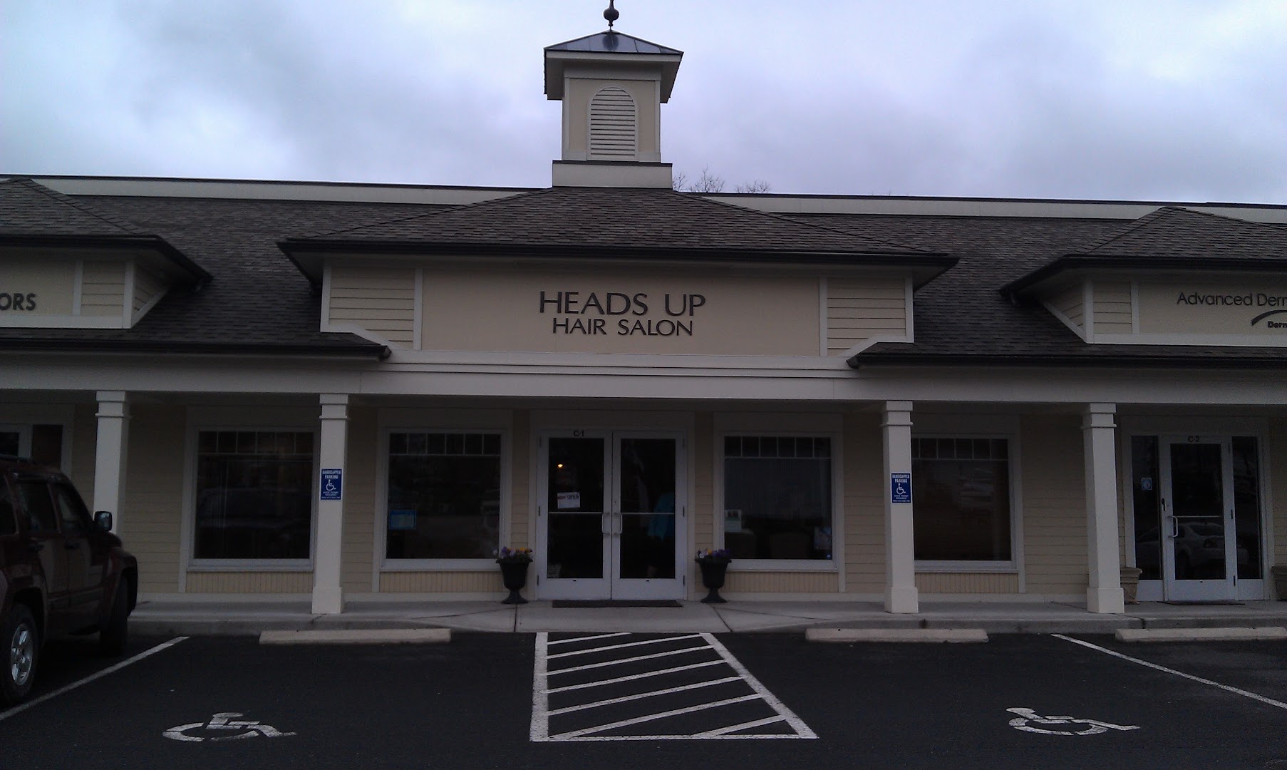 Heads Up Hair Salon LLC | Beauty salon in Southbury, CT