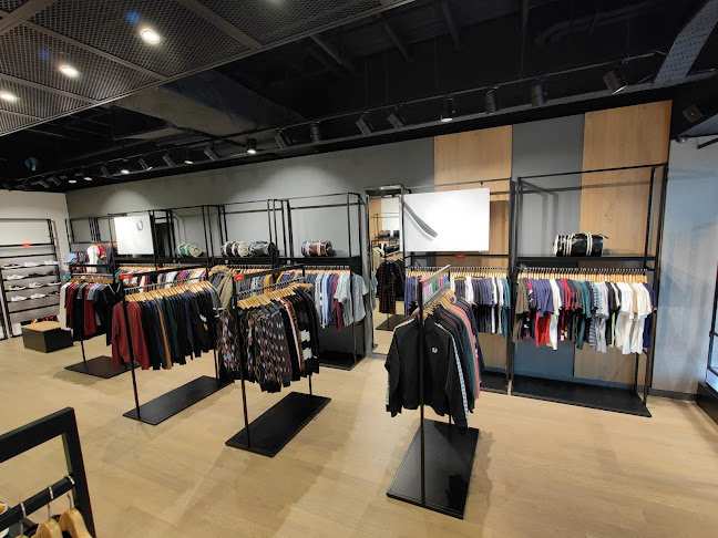 FRED PERRY Livingston Outlet - Clothing store