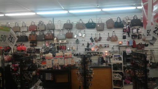 Clothing Store «Factory Connection», reviews and photos, 507 Ellington Dr, Lafayette, TN 37083, USA