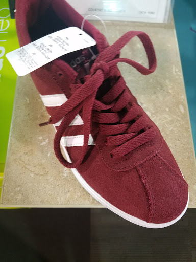 Shoe Store «DSW Designer Shoe Warehouse», reviews and photos, 14001 Aldrich Ave S, Burnsville, MN 55337, USA