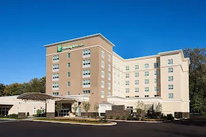 Holiday Inn & Suites Philadelphia W - Drexel Hill, an IHG Hotel image