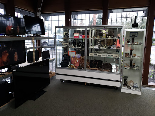 Pawn Shop «SILVER LINING JEWELRY AND LOAN GRESHAM», reviews and photos, 300 SE 181st Ave, Portland, OR 97233, USA