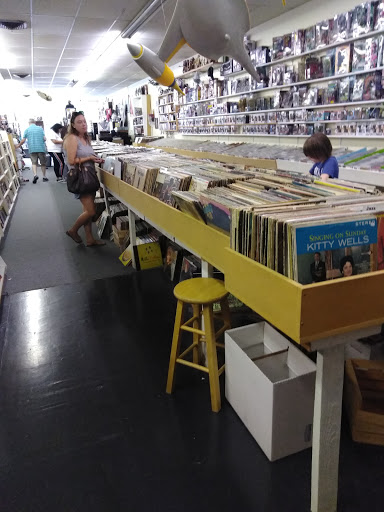 Music Store «Greatest Hits Music & Books», reviews and photos, 807 W Jackson St, Tupelo, MS 38804, USA