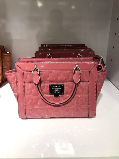 Fashion Accessories Store «Michael Kors», reviews and photos, 20-A Killingworth Turnpike #430, Clinton, CT 06413, USA