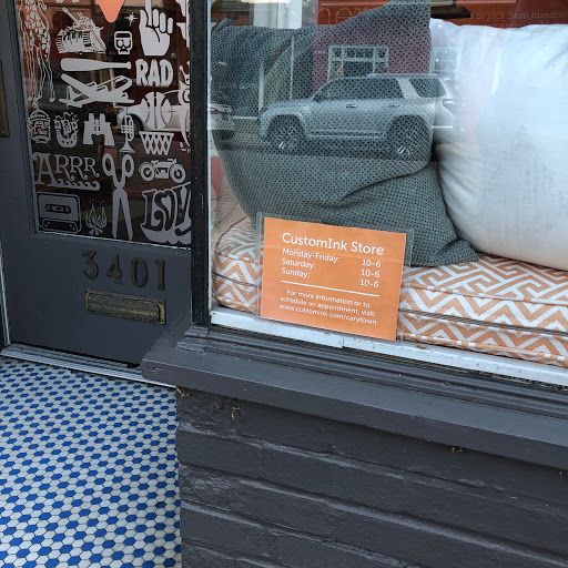 Custom T-shirt Store «CustomInk - Custom T-shirt Store - Richmond», reviews and photos, 3401 W Cary St, Richmond, VA 23221, USA