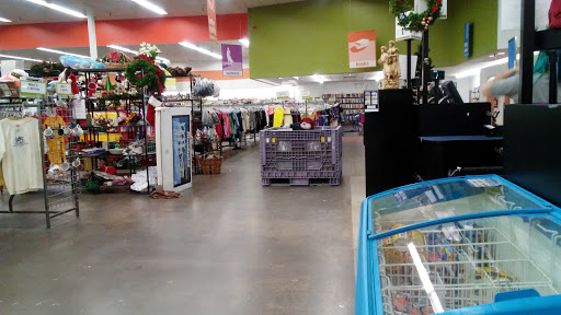 Thrift Store «7th St & Union Hills Goodwill Retail Store & Donation Center», reviews and photos, 710 E Union Hills Dr, Phoenix, AZ 85024, USA