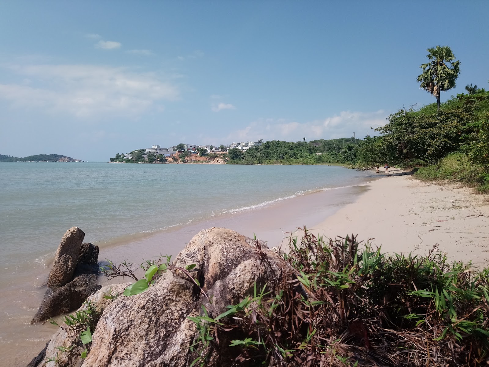 Fotografie cu Reggae beach cu o suprafață de apa pură turcoaz