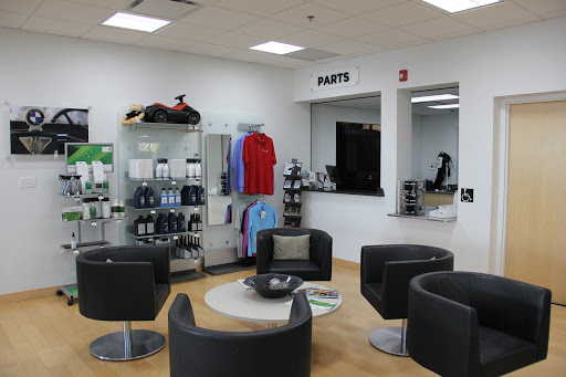 Car Dealer «MINI of Orland Park», reviews and photos, 11030 W 159th St, Orland Park, IL 60467, USA