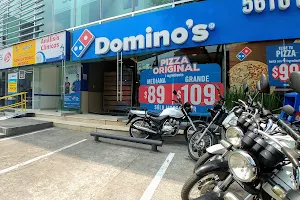 Domino's image