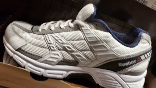 reebok wrentham outlet