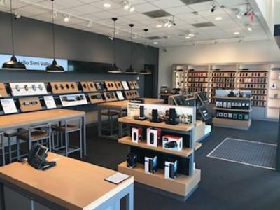 Cell Phone Store «Verizon», reviews and photos, 1555 Simi Town Center Way #585, Simi Valley, CA 93065, USA