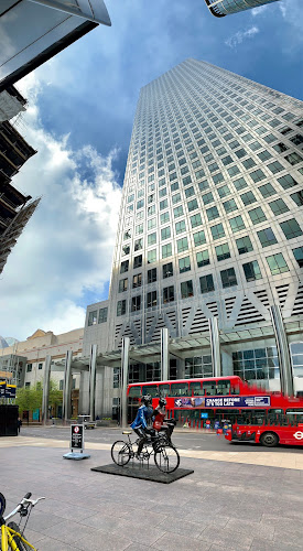 Reviews of One Canada Square in London - Shopping mall