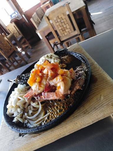 El Galeón mariscos-conchas-tragos