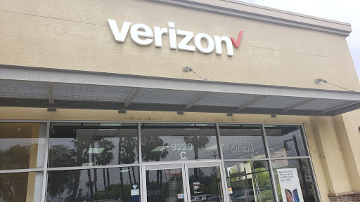 Cell Phone Store «Verizon Authorized Retailer - A Wireless», reviews and photos, 9229 Winnetka Ave c, Chatsworth, CA 91311, USA