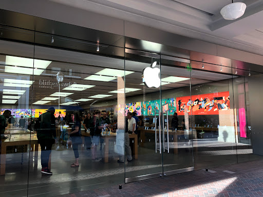 Computer Store «Apple Short Pump Town Center», reviews and photos, 11800 W Broad St, Henrico, VA 23233, USA