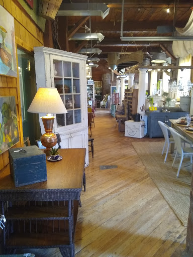 Antique Furniture Store «Hip and Humble», reviews and photos, 401 E Main St, Berryville, VA 22611, USA