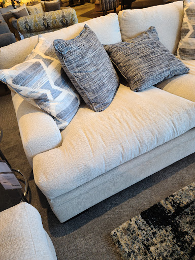 Furniture Store «Gardner-White Furniture», reviews and photos, 4400 E 14 Mile Rd, Warren, MI 48092, USA