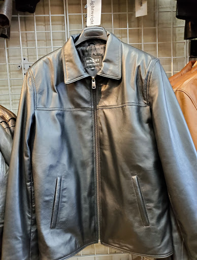 Leather Coats Store «SUNSET LEATHER», reviews and photos, 101 Airport Rd, Hartford, CT 06114, USA