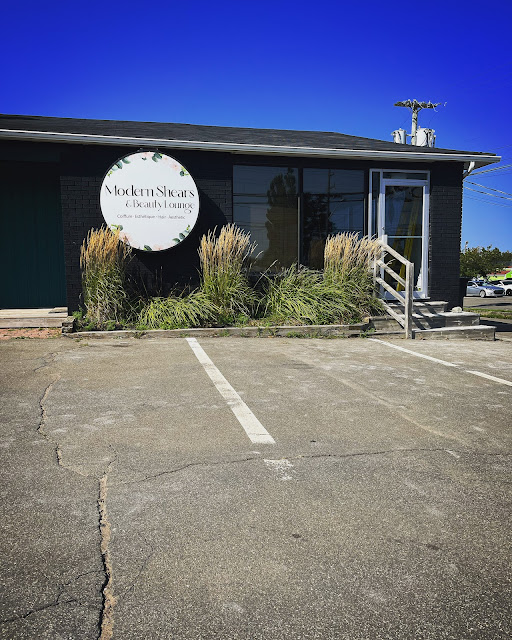 Modern Shears & Beauty Lounge