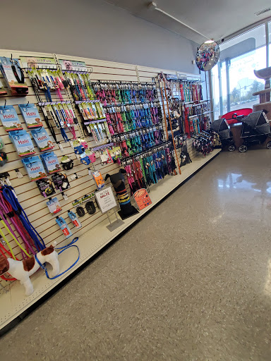 Pet Supply Store «Salem Pet Supply», reviews and photos, 3185 Market St NE, Salem, OR 97301, USA