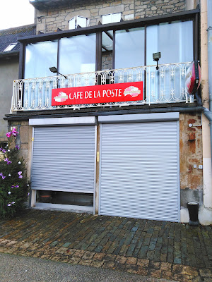 Café de la poste à Sousceyrac-en-Quercy