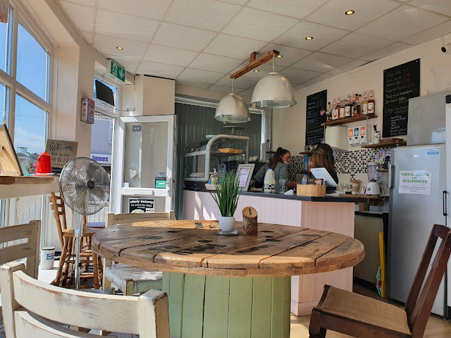 Comments and reviews of Frampton's Coffee Shop