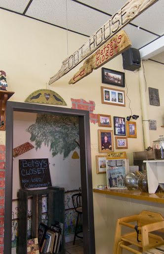 Coffee Shop «Common Grounds Coffee Shop», reviews and photos, 104 Bond St # A, Clewiston, FL 33440, USA