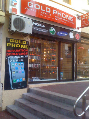 Gold phone à Antibes