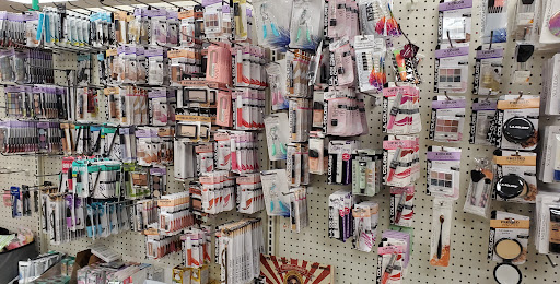 Dollar Store «Dollar Tree», reviews and photos, 3907 Bridgeport Way W, University Place, WA 98466, USA