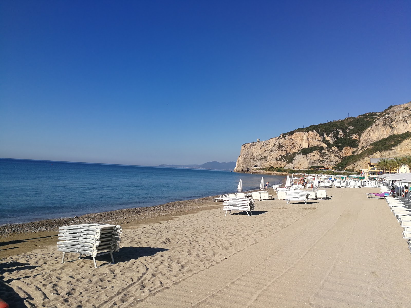 Foto de Spiaggia libera Attrezzata área de complejo turístico de playa