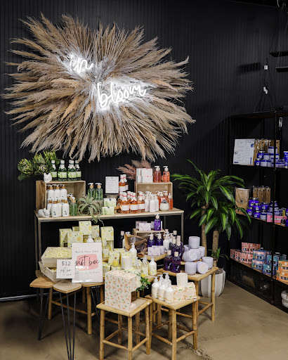 Florist «In Bloom Florist- Orlando, Florida», reviews and photos, 325 W Gore St, Orlando, FL 32806, USA