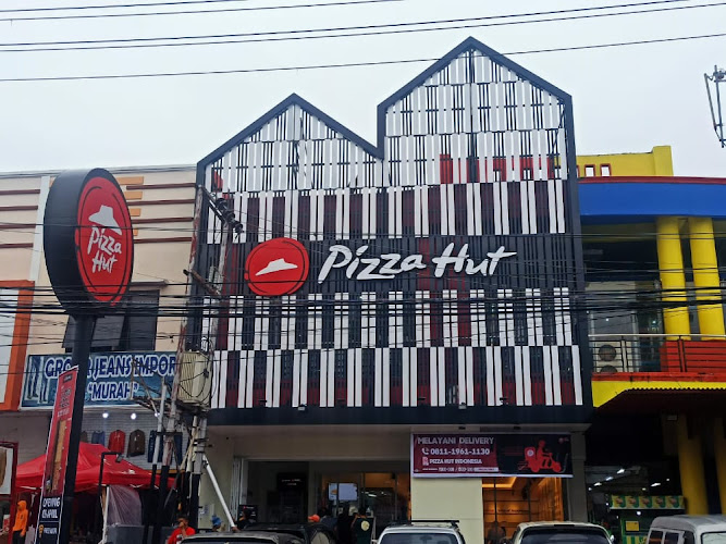 Restoran Pizza di Sulawesi Utara: Nikmati Kelezatan di Pizza Hut Restoran dan Tempat Lainnya