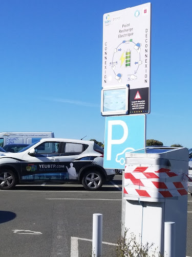 Borne de recharge de véhicules électriques SyDEV Charging Station L'Île-d'Yeu