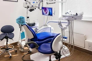 Стоматологическая клиника Зуб Лечить! | виниры, имплантация зубов Орехово image