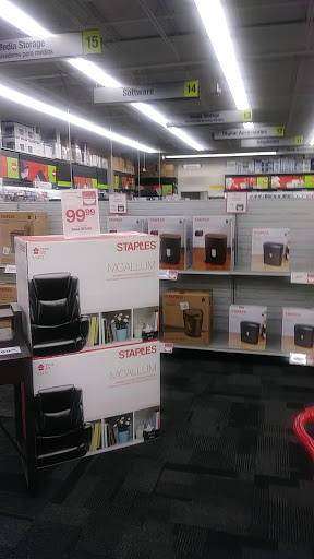 Office Supply Store «Staples», reviews and photos, 7157 Narcoossee Rd, Orlando, FL 32822, USA