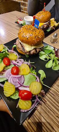 Hamburger du Restaurant halal Alambra SteakHouse à Vitry-sur-Seine - n°4