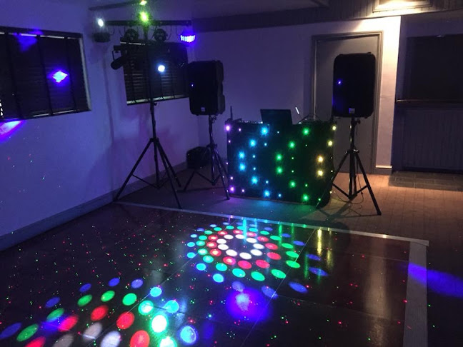 Mighty Mike - Kids Disco Entertainer (NOTTINGHAM) Party DJ & Children’s Magician - Night club
