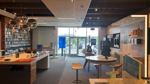 Cell Phone Store «AT&T», reviews and photos, 345 N Main St #104, West Hartford, CT 06117, USA