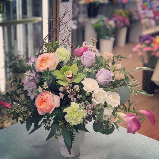 Florist «Finishing Touch Florist & Gifts», reviews and photos, 1645 140th Ave NE B4, Bellevue, WA 98005, USA
