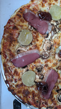Plats et boissons du Pizzas à emporter L'Arôma Pizza Distributeur à Montlieu-la-Garde - n°3