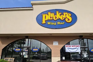 Pluckers Wing Bar image